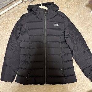 The North Face Black Puffer Jacket with Hood and Insulation